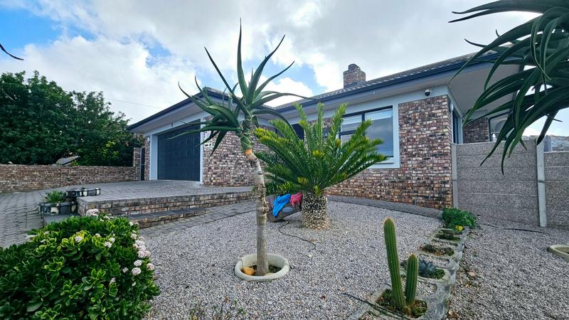 3 Bedroom Property for Sale in Dana Bay Western Cape
